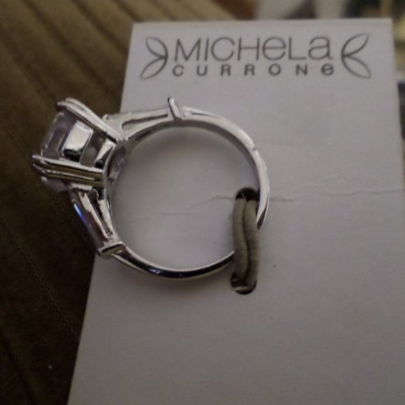 Michela Currone Large Cubic Zirconia Ring Sz 8 NWT - Picture 4 of 5
